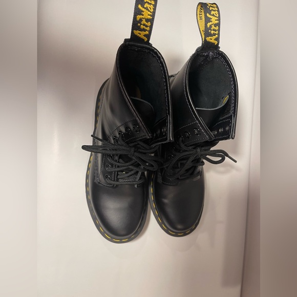 NEW DR.MARTENS 1460 women’s size (7.5) BLACK - Picture 2 of 6